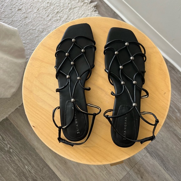 ZARA - LEATHER SANDAL WITH BOLTS - Picture 2 of 4